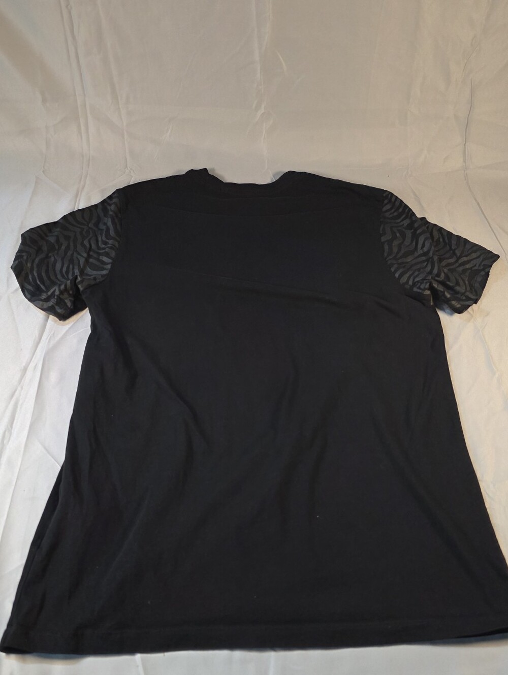 GUESS Black Crewneck T-Shirt with Charcoal Zebra Yoke - Picture 5 of 5